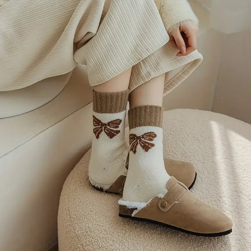 Women's Thick Plush Crew Socks – Cosy Retro Japanese Style with Bow (4 Pairs)