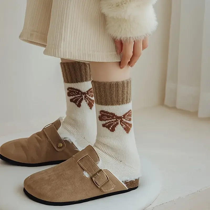 Women's Thick Plush Crew Socks – Cosy Retro Japanese Style with Bow (4 Pairs)