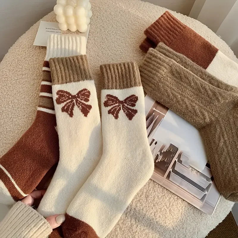 Women's Thick Plush Crew Socks – Cosy Retro Japanese Style with Bow (4 Pairs)