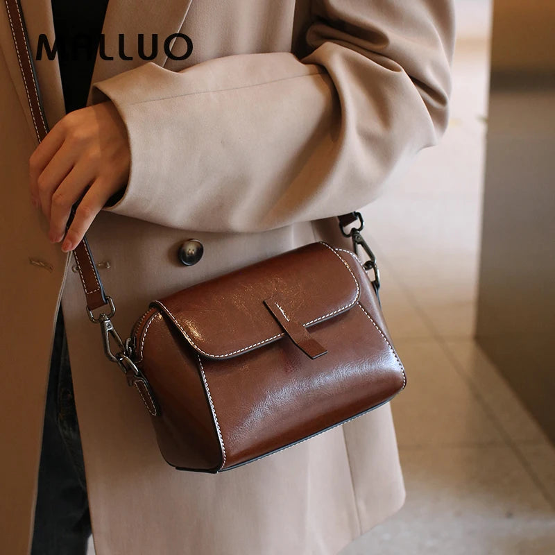 Oil Wax Cowhide Crossbody Shell Bag – Fashionable Versatile Shoulder Handbag for Women