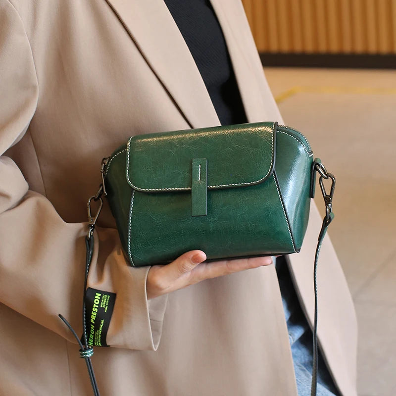 Oil Wax Cowhide Crossbody Shell Bag – Fashionable Versatile Shoulder Handbag for Women